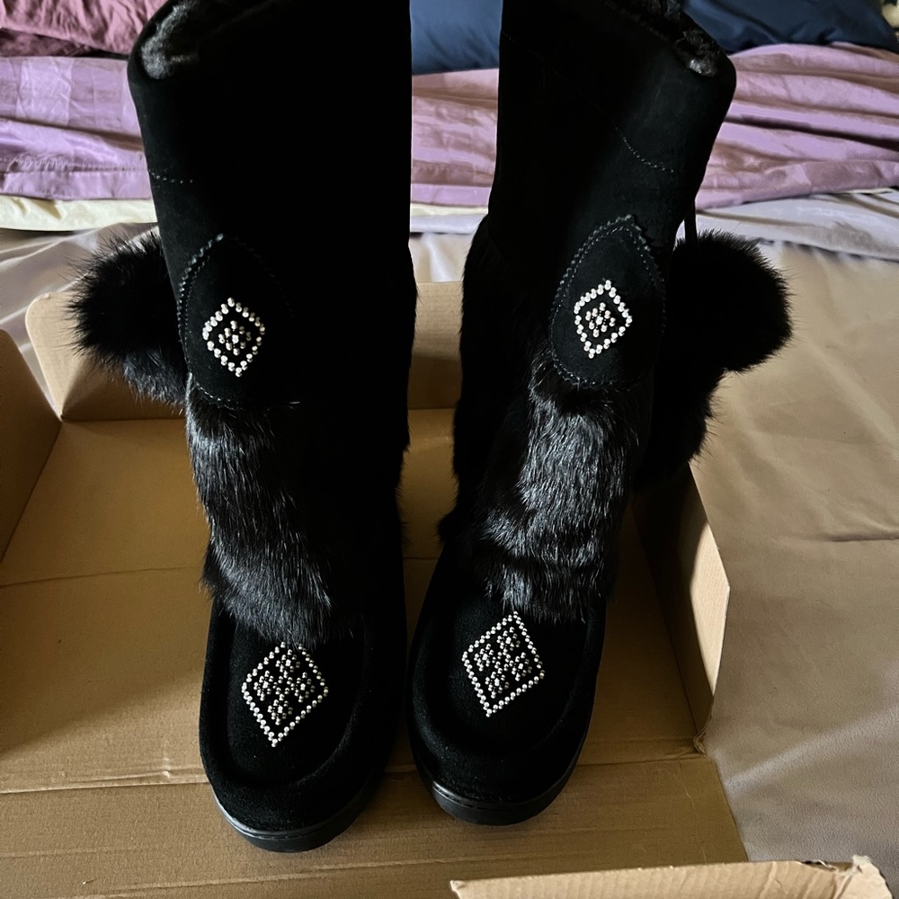 Manitobah MukLuks boots